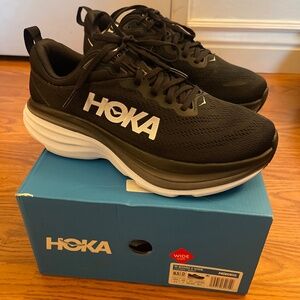 New women’s Hoka Bondi size 8.5 wide black and white
